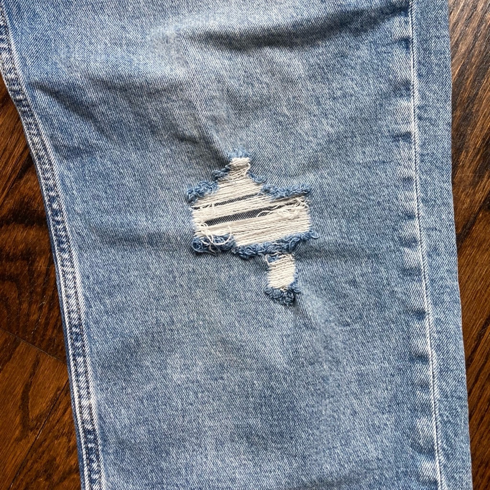 GAP Light Blue Straight Leg Jeans with Distressing - Picture 4 of 8